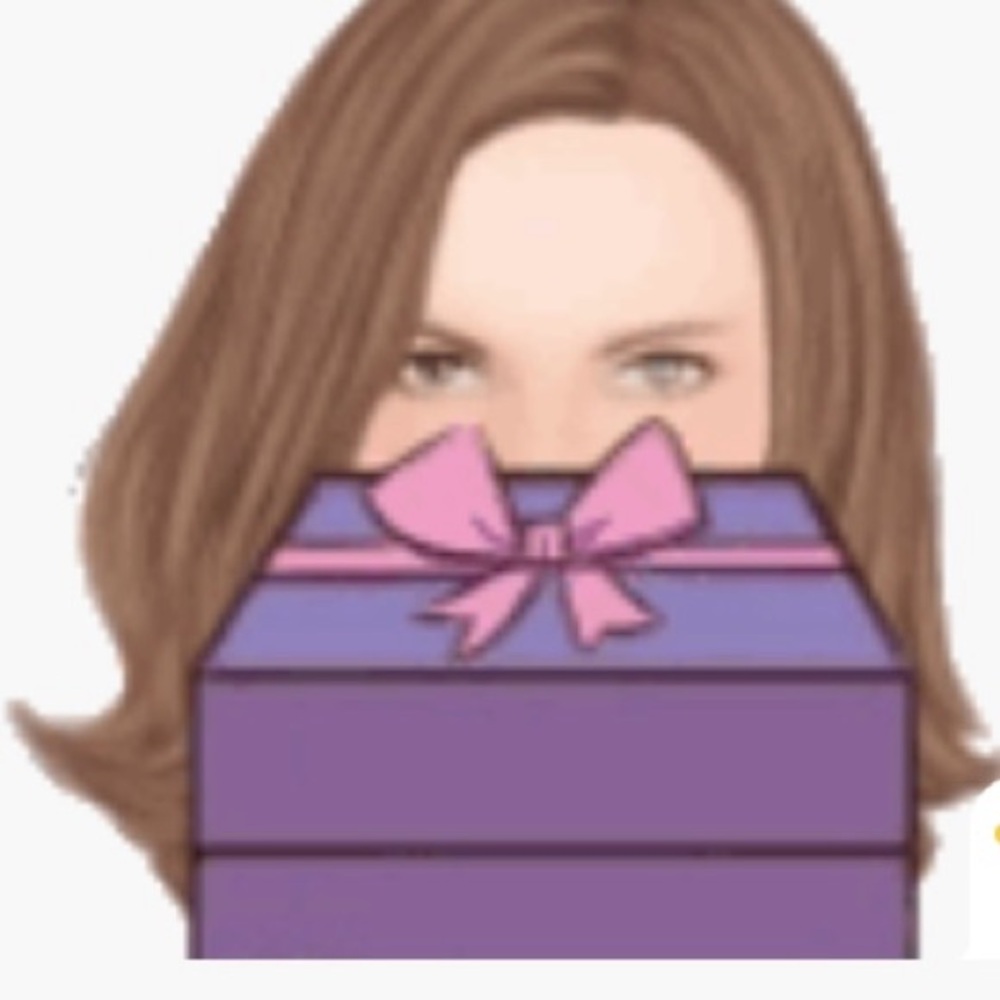 🎉 Mystery Box 🎁 — chic, on-trend pieces; value exceeds price, five-star.
